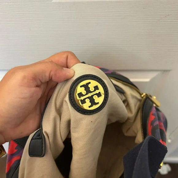 ! Tory Burch camo bag - Picture 4 of 7